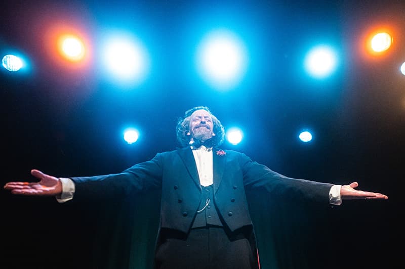 Charles Dickens